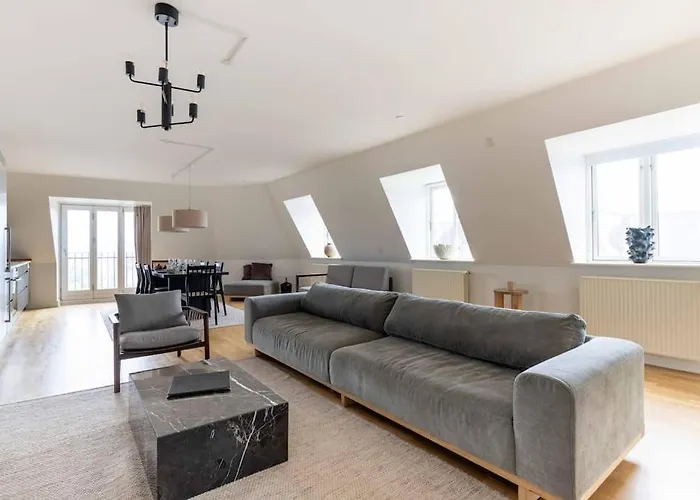 2Br With Amazing City Skyline View
