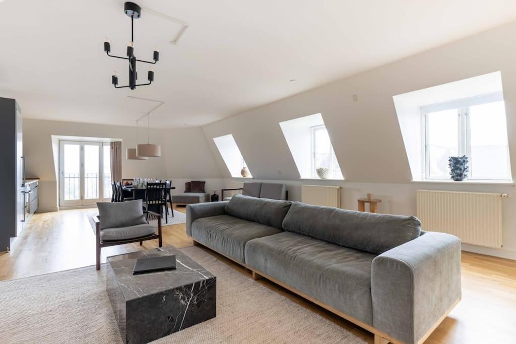2br With Amazing Skyline View Lejlighed